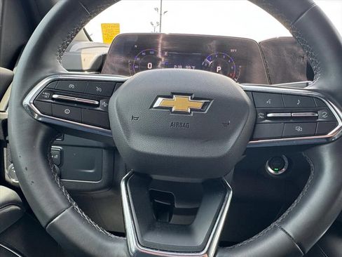 Used 2025 Chevrolet Suburban LS RWD image 18