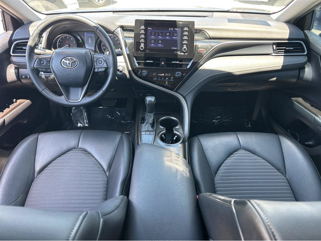 Used 2022 Toyota Camry SE w/ Convenience Package FWD image 4