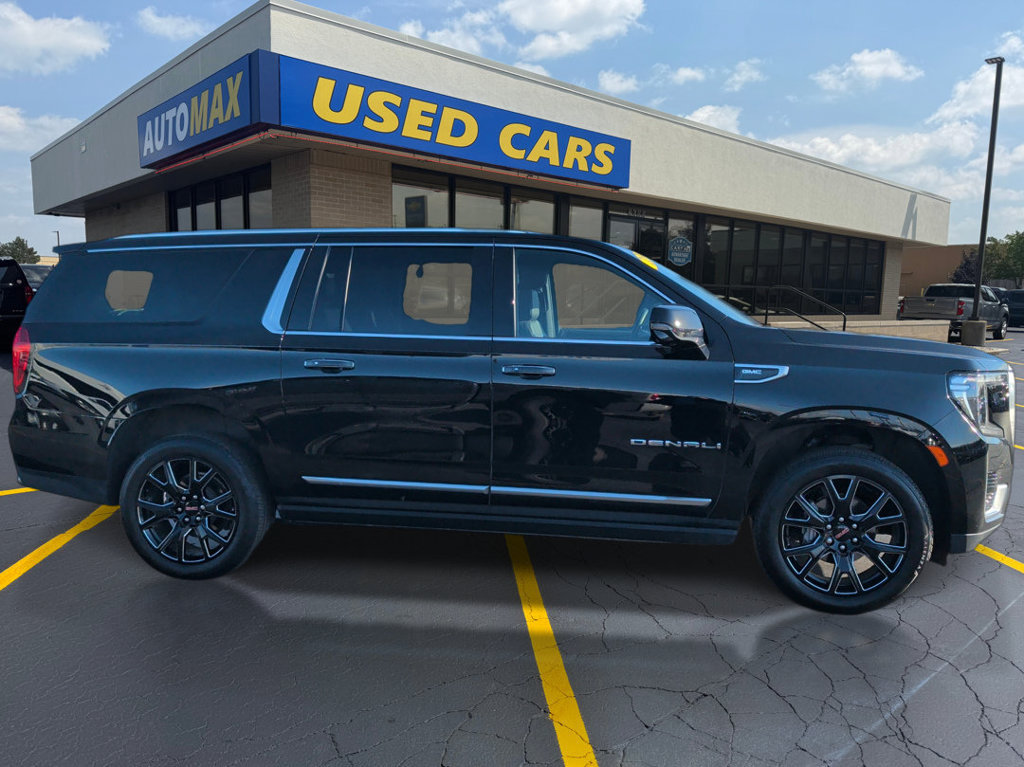 Used 2023 GMC Yukon XL Denali AWD/4WD image 2
