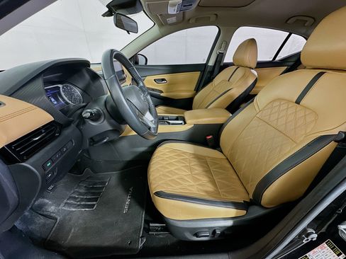 Used 2022 Nissan Sentra SV w/ SV Premium Package FWD image 13