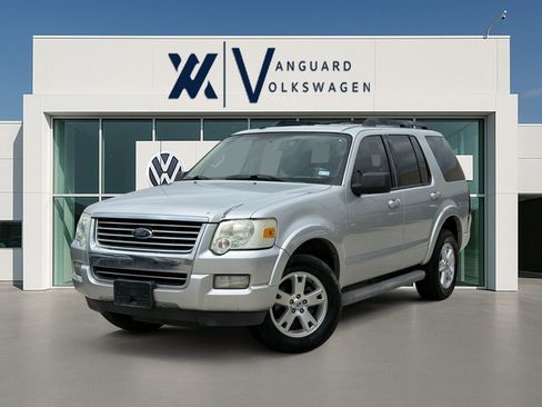 Used 2010 Ford Explorer XLT RWD image 1