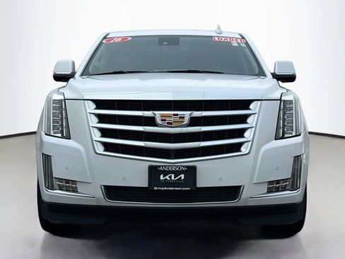 Used 2016 Cadillac Escalade ESV Luxury image 16
