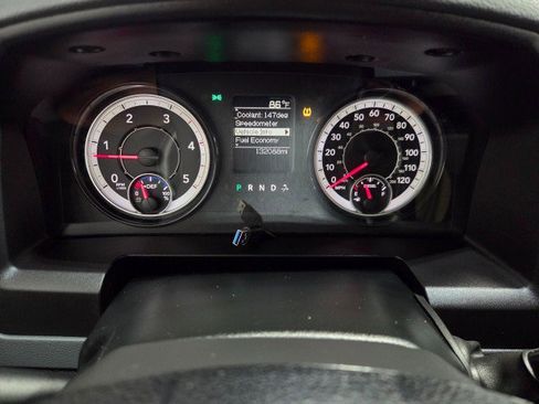 Used 2018 RAM 2500 Tradesman w/ Snow Chief Group image 40