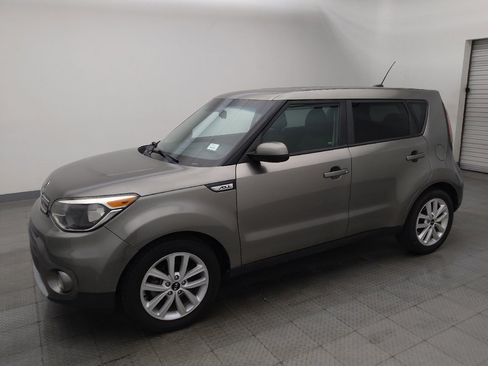 Used 2018 Kia Soul + FWD image 2