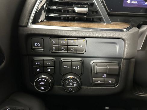 Used 2026 Chevrolet Tahoe High Country AWD/4WD image 25