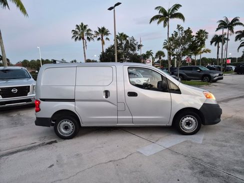 Used 2013 Nissan NV200 S w/ Cruise Control Pkg FWD image 4