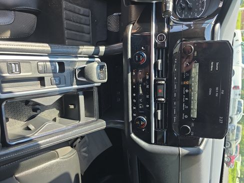 Used 2023 Nissan Pathfinder SL w/ Lighting Package (N92) FWD image 24