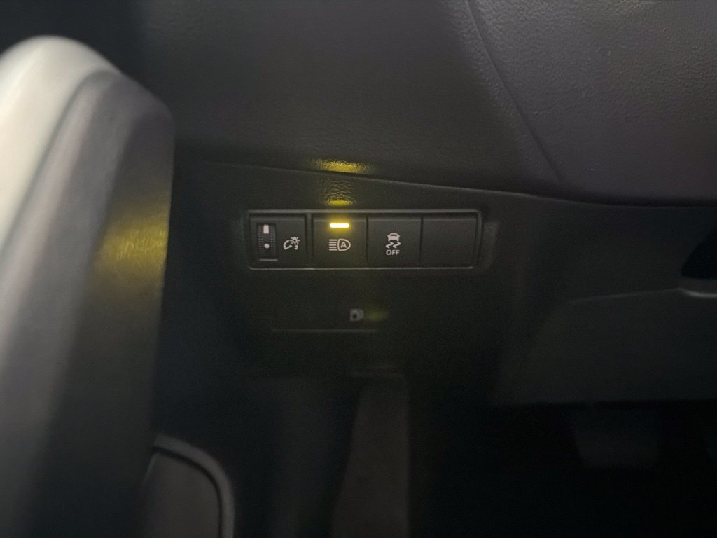 Certified 2024 Toyota Corolla Cross AWD Hybrid image 21