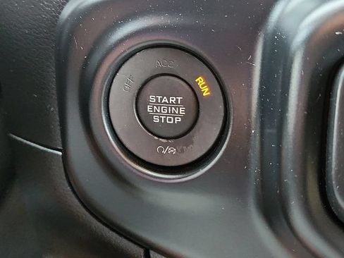 Used 2018 Jeep Wrangler Unlimited Sahara w/ Quick Order Package 24M Moab AWD/4WD image 20