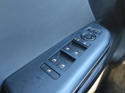 Used 2025 Kia K4 FWD image 27