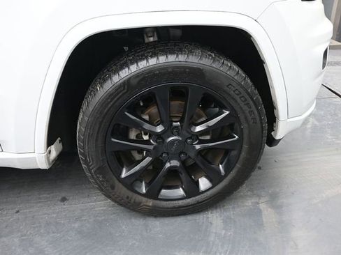 Used 2019 Jeep Grand Cherokee Altitude image 42