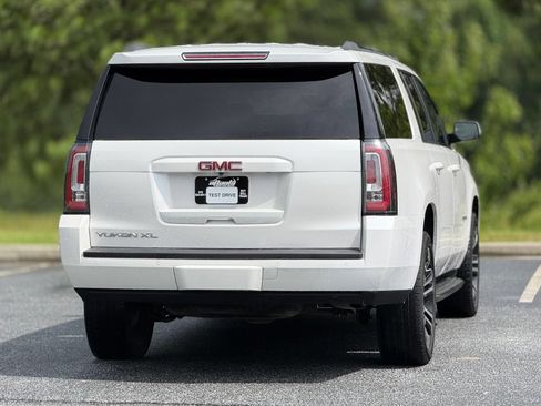 Used 2020 GMC Yukon XL SLT w/ Open Road Package AWD/4WD image 7