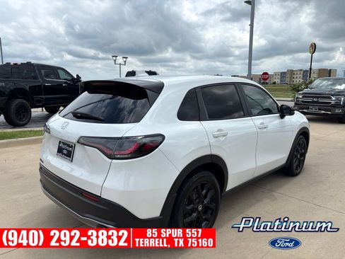 Used 2023 Honda HR-V Sport image 6