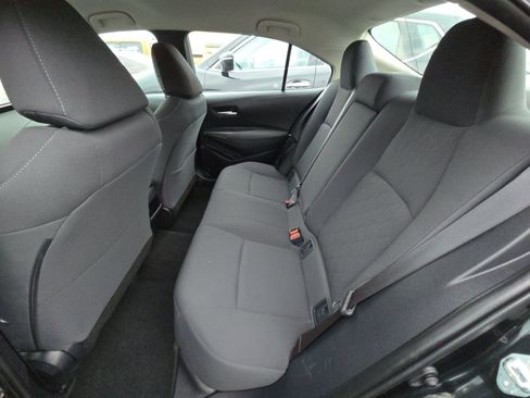 Used 2020 Toyota Corolla LE image 16