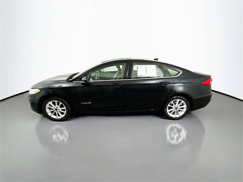 Used 2019 Ford Fusion SE image 4