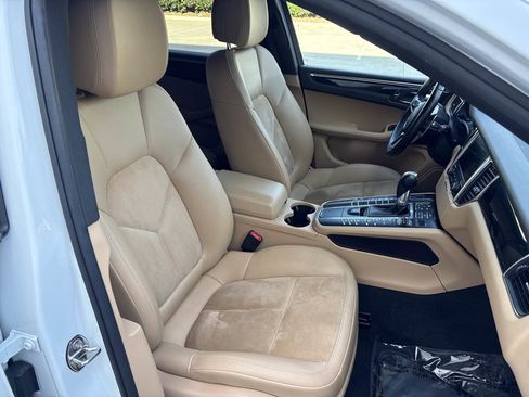 Used 2018 Porsche Macan Sport Edition AWD/4WD image 17