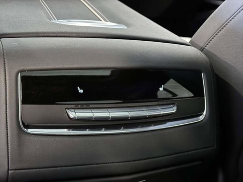 Used 2025 Cadillac Escalade ESV Sport image 17