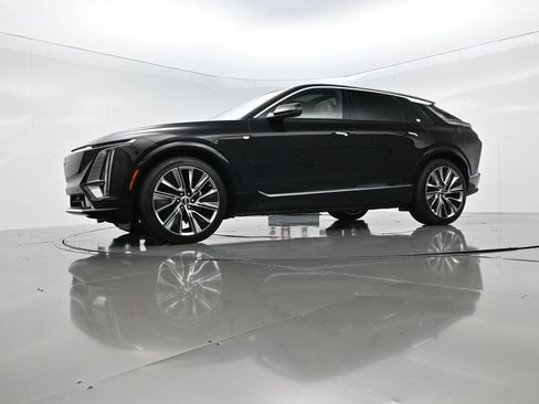 Used 2026 Cadillac Lyriq Signature Luxury AWD/4WD image 45