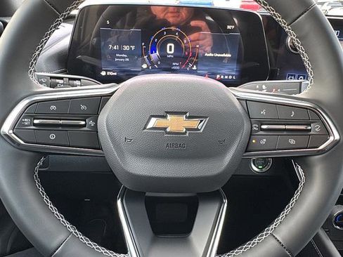 New 2026 Chevrolet Traverse LT w/ Sun and Wheel Package FWD image 18