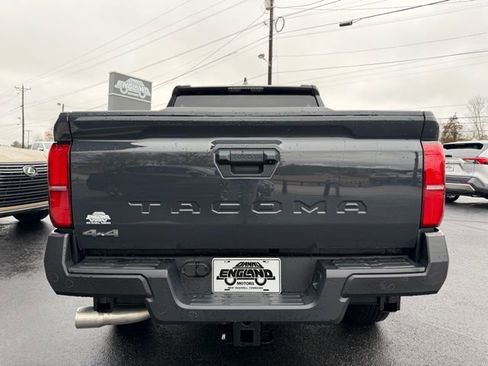 Used 2025 Toyota Tacoma SR AWD/4WD image 4