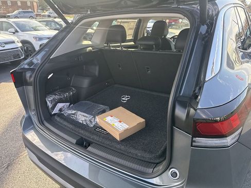 New 2026 Volkswagen Tiguan SE AWD/4WD image 43