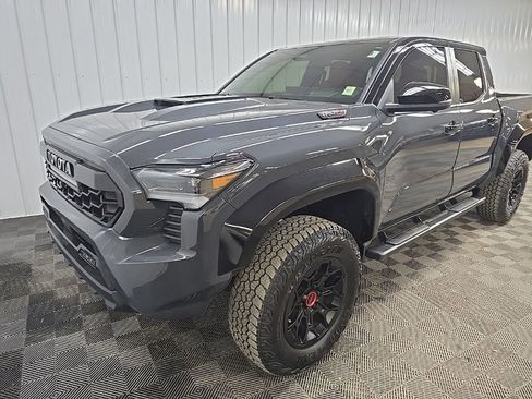 Used 2024 Toyota Tacoma TRD Pro AWD/4WD image 8