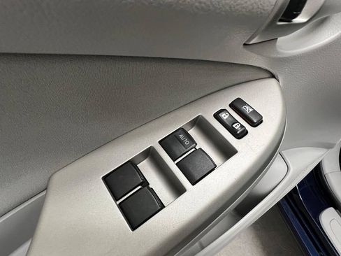 Used 2013 Toyota Corolla LE FWD image 21