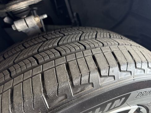 Used 2025 Jeep Grand Cherokee Limited w/ Luxury Tech Group II image 13