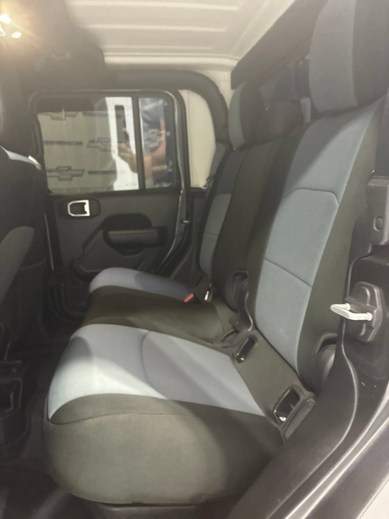 Used 2023 Jeep Gladiator Mojave w/ Cold Weather Group AWD/4WD image 39