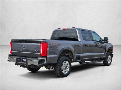 Used 2025 Ford F250 XLT image 5