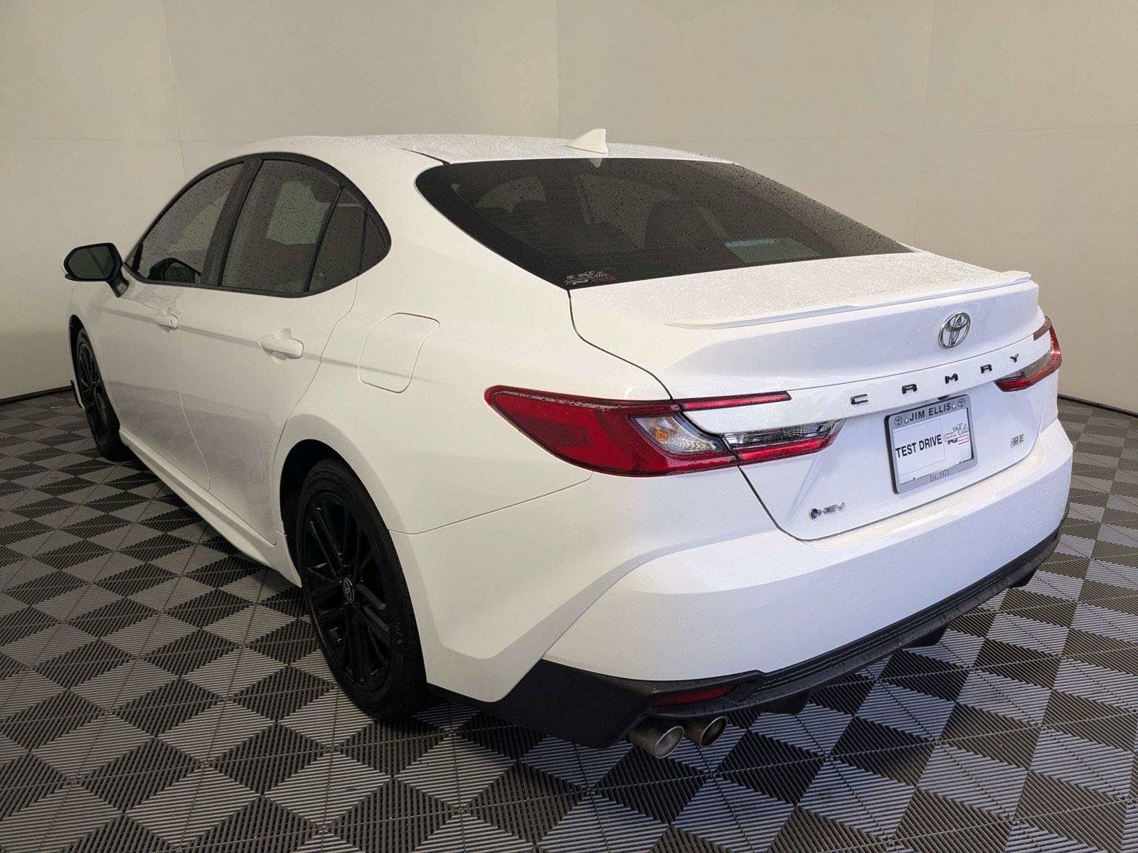 Used 2026 Toyota Camry SE w/ Convenience Package FWD image 7