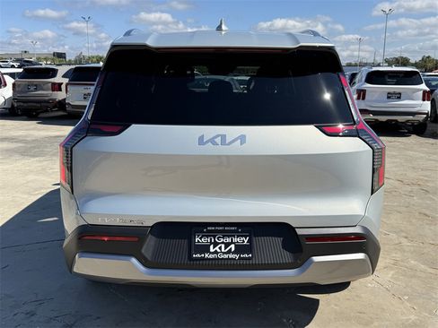 New 2026 Kia EV9 Wind image 5