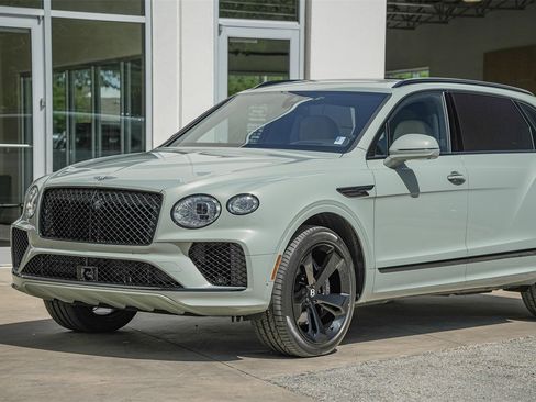 New 2025 Bentley Bentayga Extended Wheelbase image 12