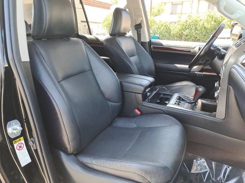 Used 2018 Lexus GX 460 Premium w/ Premium Package AWD/4WD image 10