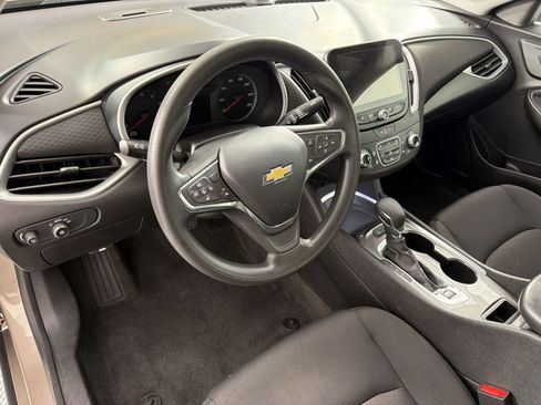 Used 2024 Chevrolet Malibu LT FWD image 4