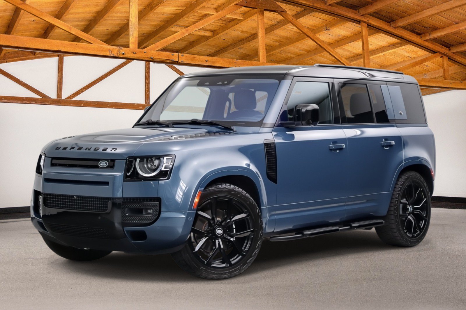Used 2020 Land Rover Defender 110 SE AWD/4WD image 1