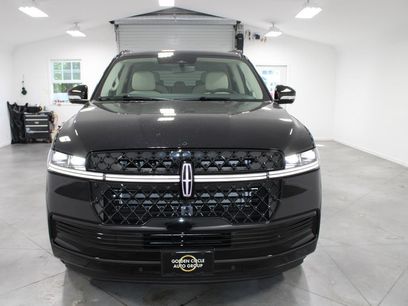 New 2027 Lincoln Navigator Reserve w/ Jet Appearance Package