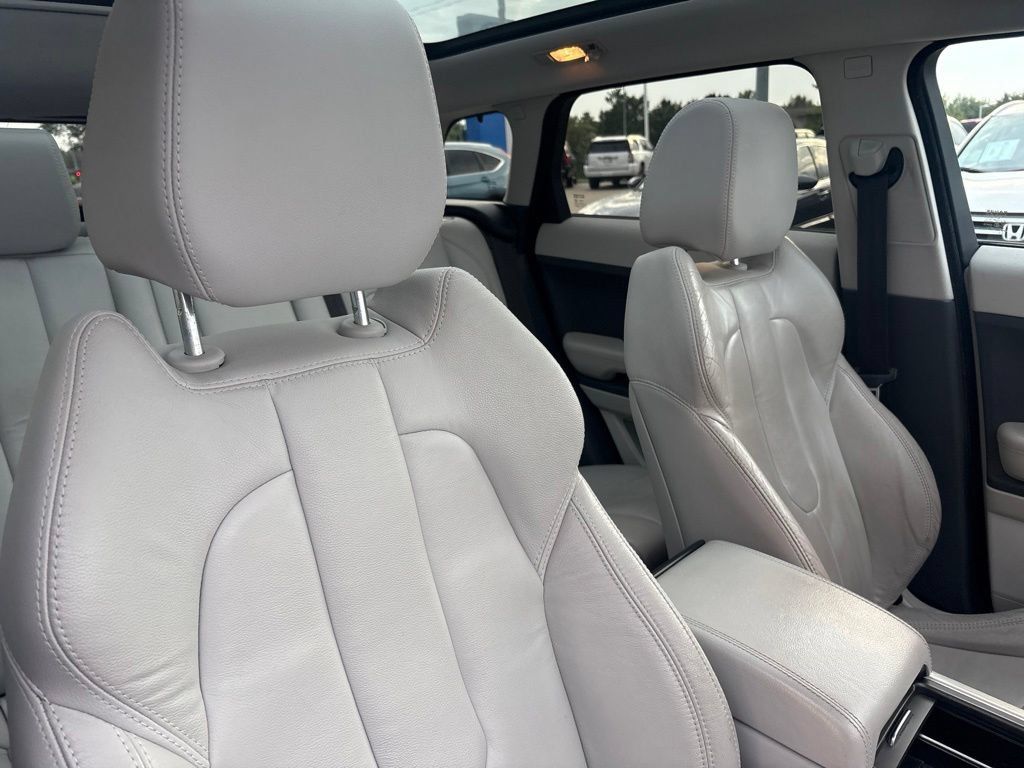 Used 2013 Land Rover Range Rover Evoque Pure Plus AWD/4WD image 26