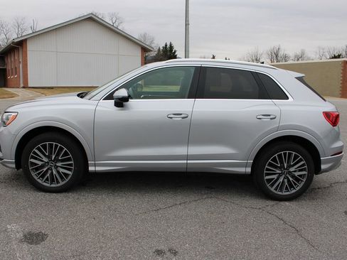 Used 2022 Audi Q3 2.0T Premium w/ Convenience Package image 6