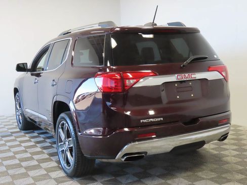 Used 2018 GMC Acadia Denali w/ Technology Package FWD image 3