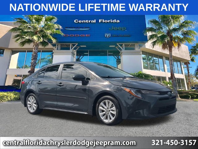 Used 2024 Toyota Corolla LE w/ LE Convenience Package FWD image 1
