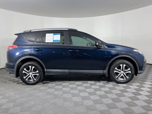Used 2017 Toyota RAV4 LE FWD image 9