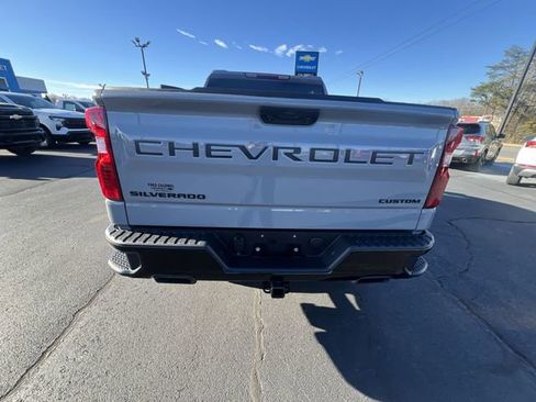 Used 2024 Chevrolet Silverado 1500 Custom Trail Boss w/ Dark Appearance Package image 31