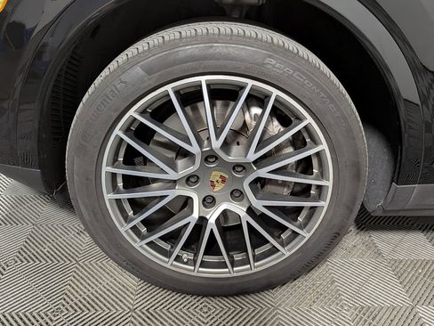 Used 2022 Porsche Cayenne Platinum Edition AWD/4WD image 48