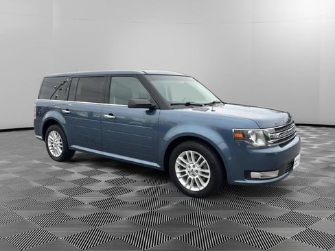 Used 2018 Ford Flex SEL image 2