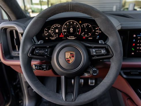 New 2026 Porsche Cayenne GTS image 29