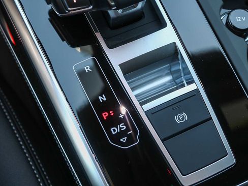 New 2025 Audi Q8 Premium Plus image 23