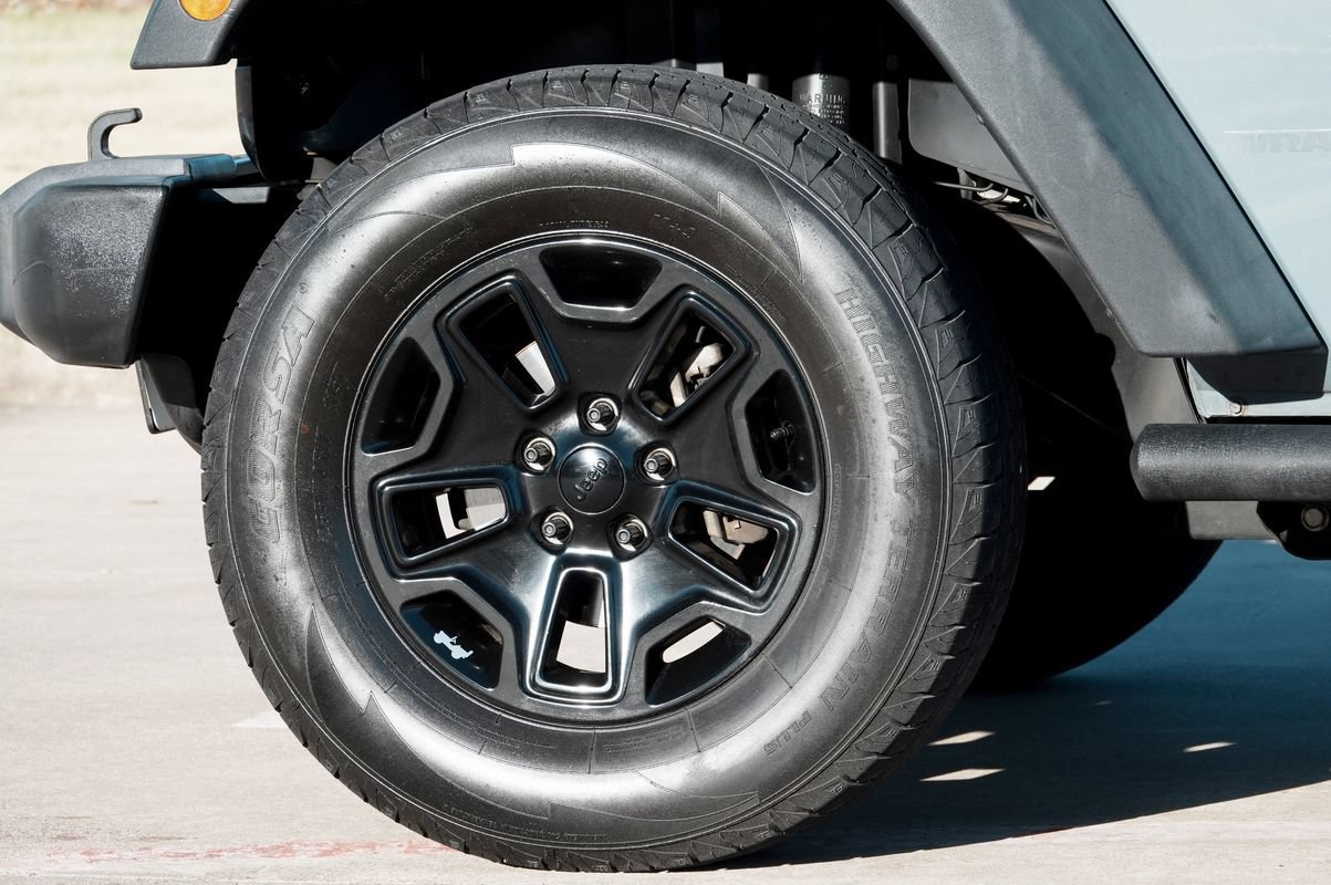 Used 2015 Jeep Wrangler Sport AWD/4WD image 24