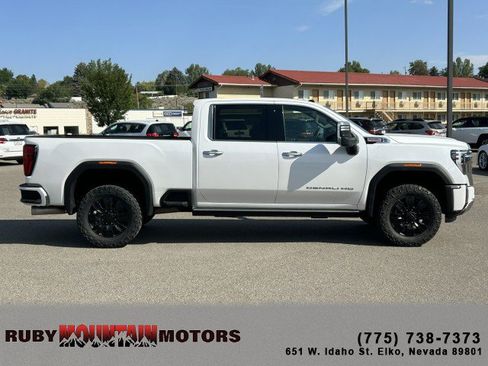 Used 2024 GMC Sierra 3500 Denali w/ Denali Reserve Package AWD/4WD image 8