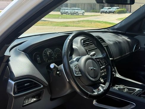 Used 2018 Jaguar F-PACE S AWD/4WD image 7